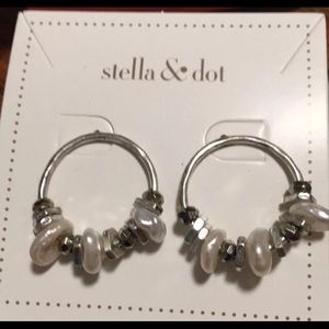 Stone Variation earrings